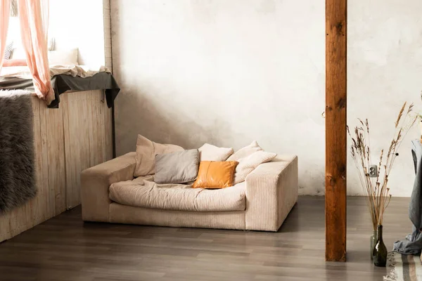 Home Interior Gray Sofa Pillows Vase Decorative Flowers Wooden Prop — Stock Photo, Image