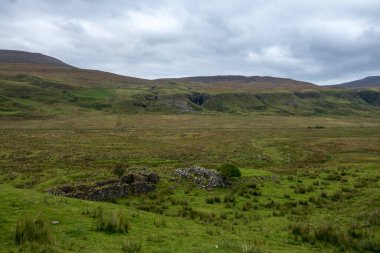 Dağ manzaralı Skye Adası, Birleşik Krallık