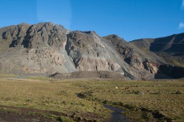 Yazın İzlanda manzarası