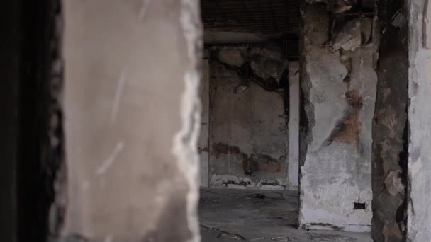 Schwenken Von Links Nach Rechts Ausgebrannten Leerstehenden Wohnhäusern Kiew Ukraine — Stockvideo