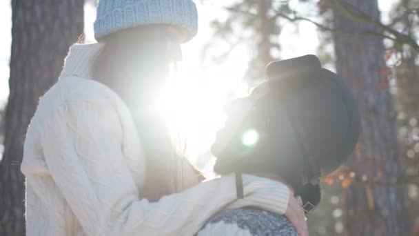 Portrait Adorable Loving Woman Kissing Man Slow Motion Spinning Sunrays — Video Stock