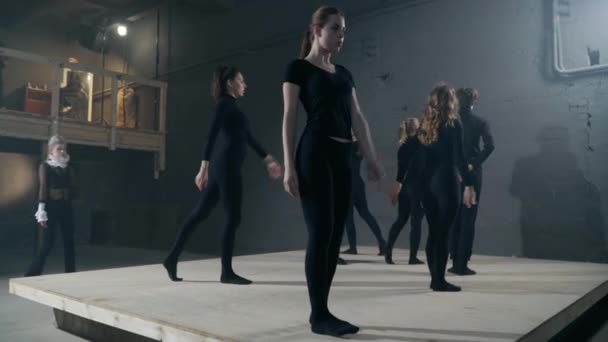 Group Talented Actors Actresses Walking Backstage Bending Raising Hand Face — Vídeo de Stock