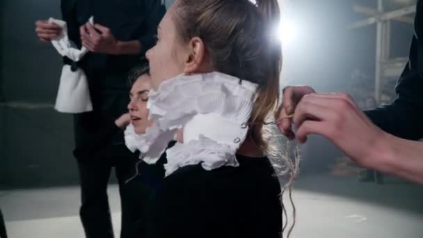 Young Caucasian Actress Backstage Female Hands Tying Neck Ruff Confident — Vídeo de Stock