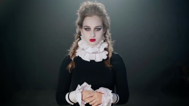 Medium Shot Portrait Young Caucasian Actress Costume Imitating Insanity Laughing — Vídeo de Stock