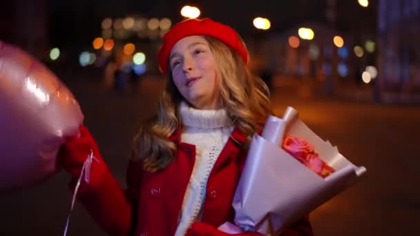 Portrait Smiling Happy Teenage Girl Standing Night City Street Talking — Stok video