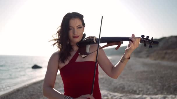 Donna Talento Che Suona Violino Sotto Raggi Del Sole All — Video Stock