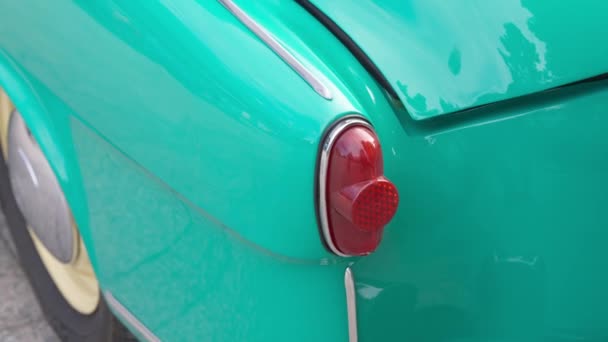 Luz Traseira Vermelha Carro Vintage Verde Livre Close Fechar Parte — Vídeo de Stock