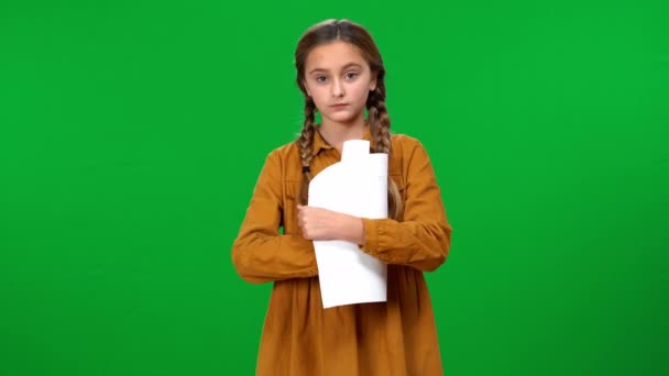 Kaukasische Ernste Teenie Mädchen Mit Stop Poster Schütteln Den Kopf — Stockvideo
