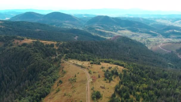 Drohnenblick Aus Der Malerischen Landschaft Den Karpaten Weitschuss Bewölkt Morgen — Stockvideo