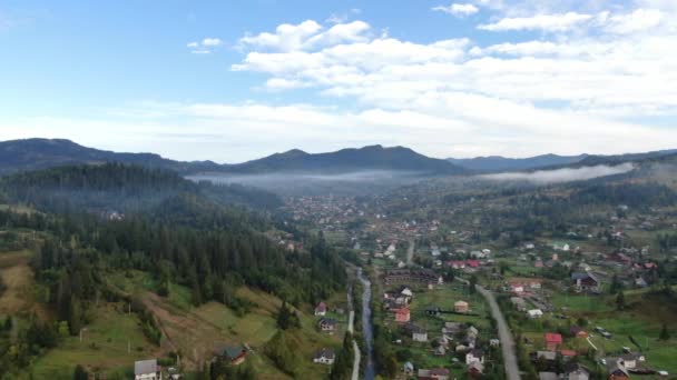 Montagnes Carpates Pittoresques Avec Petit Village Matin Paysage Vue Aérienne — Video