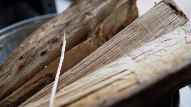 Szczelnie Siekane Drewno Wolnym Powietrzu Bez Ludzi Stos Ciętych Materiałów — Wideo stockowe