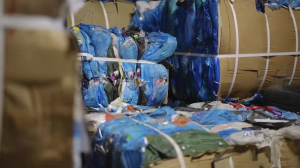 Enorme Stapels Gesorteerd Plastic Afval Opslag Van Recyclingstations Brede Shot — Stockvideo