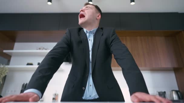 Overwhelmed Young Businessman Looking Aside Screaming Out Loud Stretching Neck — Stock Video