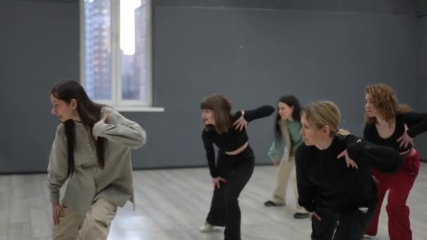 Skupinová Cvičení Taneční Skupině Každý Týmu Čas Opakovat Pohyby Trenéra — Stock video