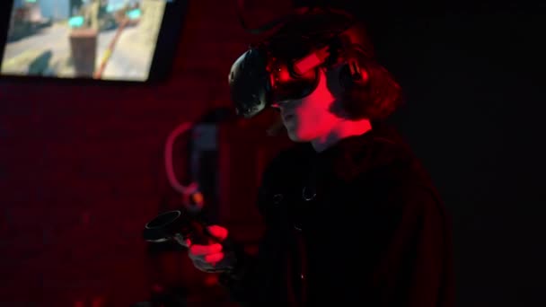 Primer Plano Cuarto Oscuro Club Realidad Virtual Con Luz Roja — Vídeos de Stock