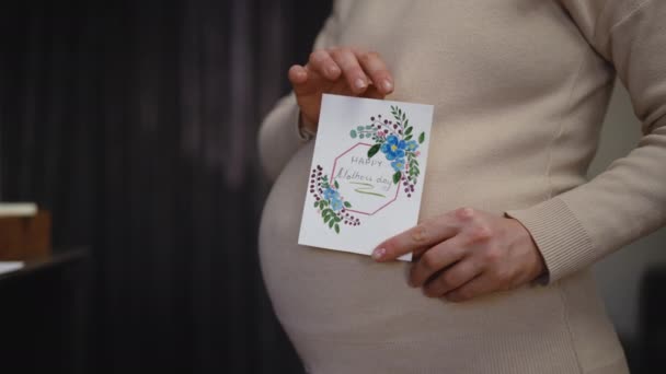 Primer Plano Cámara Lenta Feliz Día Las Madres Perfil Una — Vídeos de Stock