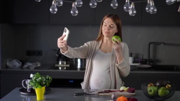 Pregnant Woman Takes Selfie While Standing Modern Kitchen Table Woman — Stock Video