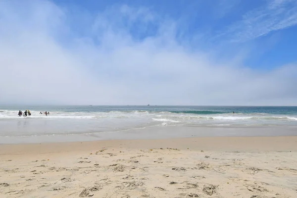 Kaliforniya 'da yeşil arka planda 66.