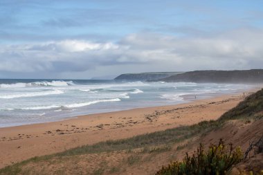 Güzel deniz manzarası, mavi gökyüzü ve bulutlar, sahil. Yüksek kalite fotoğraf