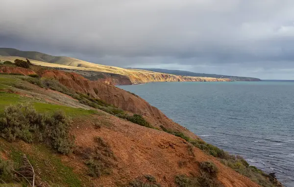 Güzel deniz manzarası, mavi gökyüzü ve bulutlar, sahil. Yüksek kalite fotoğraf