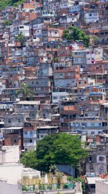 Brezilya, Rio de Janeiro 'daki Copacabana' dan Favela Cantagalo-Pavao-Pavaozinho hava manzarası