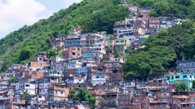 Brezilya, Rio de Janeiro 'daki Copacabana' dan Favela Cantagalo-Pavao-Pavaozinho hava manzarası