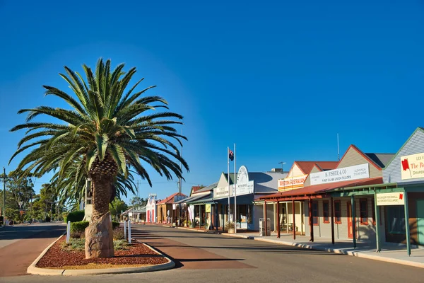 Straatscene Wolfram Street Met Winkelpuien Palmbomen Outback Mijnstad Westonia West — Stockfoto