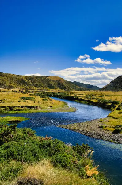 Baring Head yakınlarındaki Wainuiomata Nehri vadisi, Doğu Liman Bölgesel Parkı, Greater Wellington, Yeni Zelanda, 