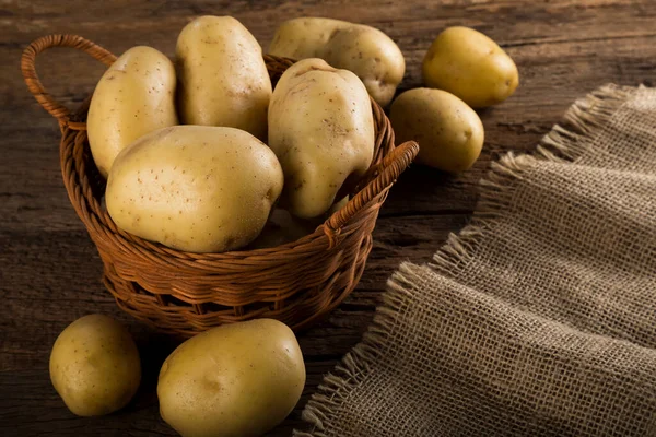 Batatas Maduras Mesa — Fotografia de Stock