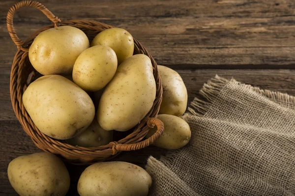 Ripe Potatoes Table — Stock Photo, Image
