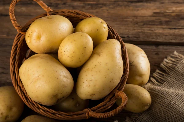 Batatas Maduras Mesa — Fotografia de Stock