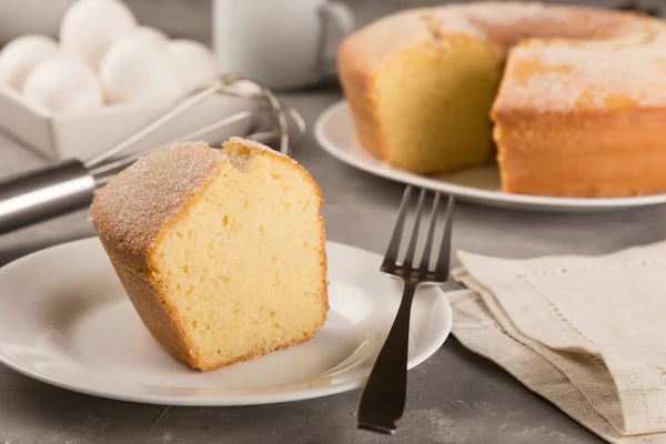 Torta Fresca Fatta Casa Sul Tavolo — Foto Stock