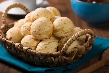 Peynirli ekmek, geleneksel Brezilya atıştırmalığı..