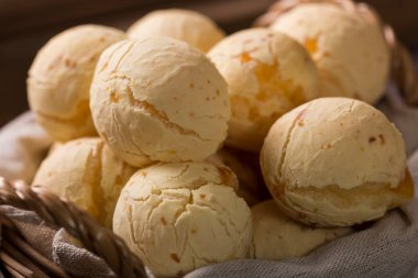 Peynirli ekmek, geleneksel Brezilya atıştırmalığı..