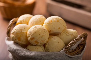 Peynirli ekmek, geleneksel Brezilya atıştırmalığı..