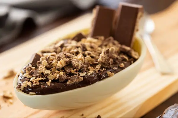 Ovo Páscoa Chocolate Artesanal Ovo Páscoa Recheado — Fotografia de Stock