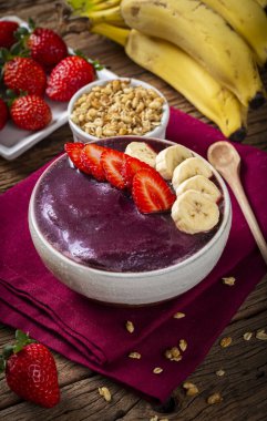 Muzlu ve tahıllı Acai. Brezilya acai 'si.