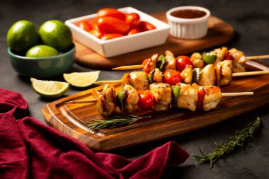 Kebap - Sebzeli ızgara tavuk eti.