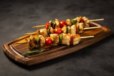 Kebap - Sebzeli ızgara tavuk eti.