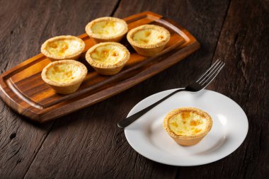 Empada ya da empadinhas, geleneksel Brezilya atıştırmalığı.