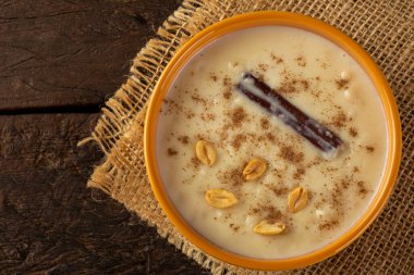 Hominy ile bovling. Tipik Brezilya yemekleri..