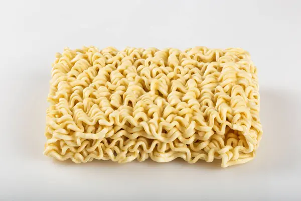 Ακατέργαστα Noodles Λευκό Φόντο — Φωτογραφία Αρχείου