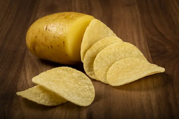 Tahta Masada Lezzetli Kızarmış Patates Kızartması — Stok fotoğraf