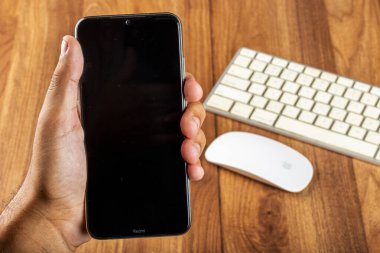 Akıllı telefondan yemek teslimatı uygulaması.