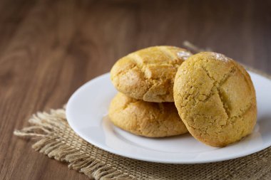 (Broa de Milho) - Geleneksel Brezilya kurabiyeleri.