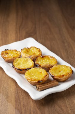 (Pastel de nata (Pastel de belem). Geleneksel Portekiz tatlıları.