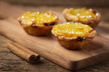 (Pastel de nata (Pastel de belem). Geleneksel Portekiz tatlıları.