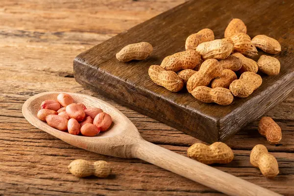 Dry Peanut Wooden Background — Stock Photo, Image
