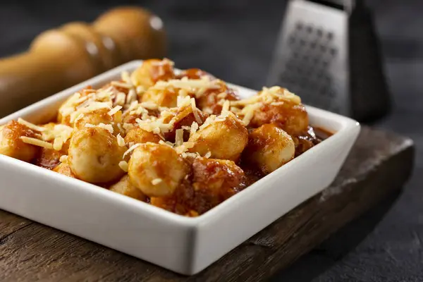 Gnocchi Con Salsa Tomate Queso Parmesano Rallado — Foto de Stock