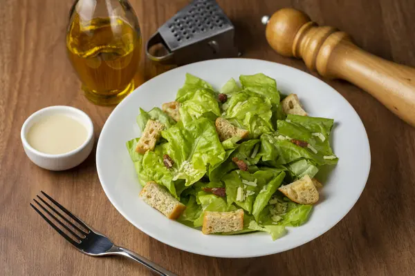 Caesar Salade Met Croutons Spek — Stockfoto